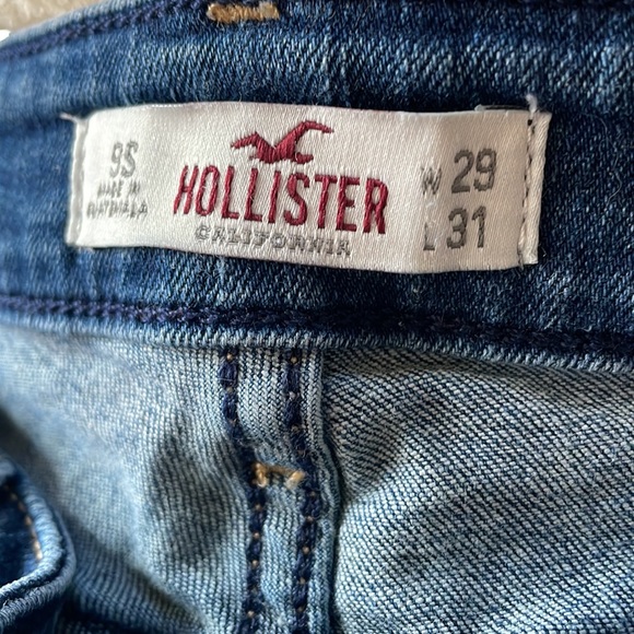 Hollister size 29W 31L women’s jeans with light whiskers - Picture 6 of 6